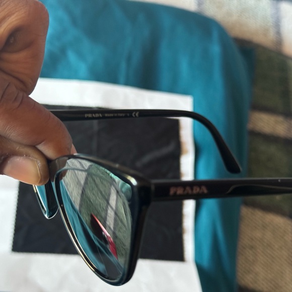 Women’s cat eye Prada sunglasses - Picture 4 of 6